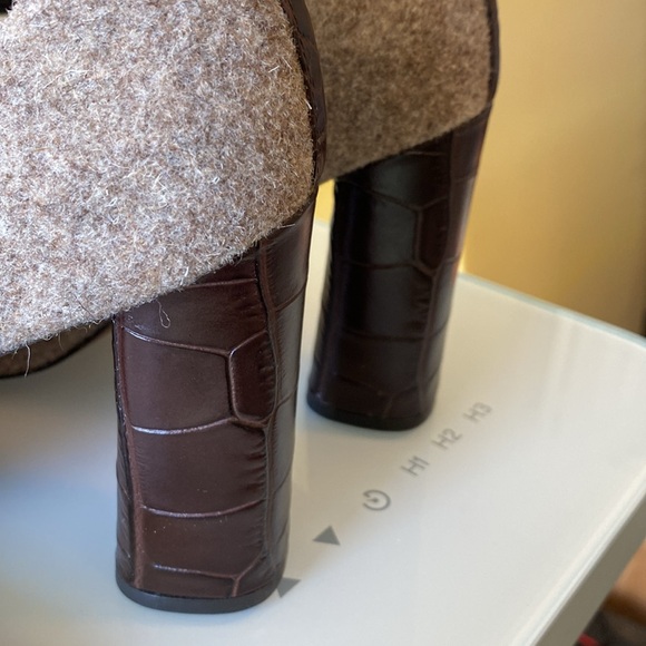 Beautiful Coach Ophelia Pumps - Picture 8 of 10